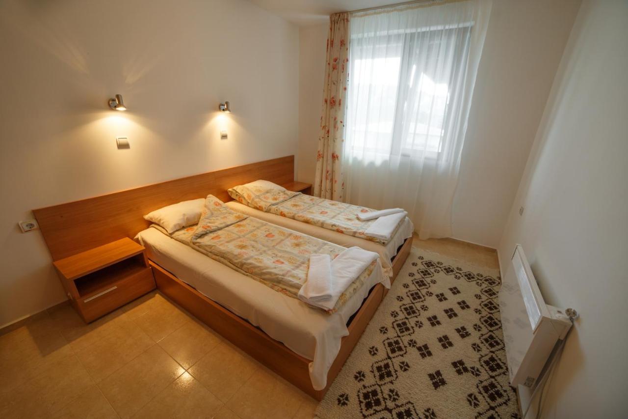 Monastery 2 Aparthotel パンポロボ エクステリア 写真